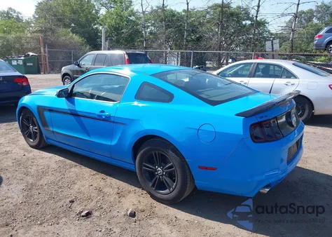 2014 Ford Mustang V6 z USA, uszkodzony, nr VIN 1ZVBP8AMXE5202498